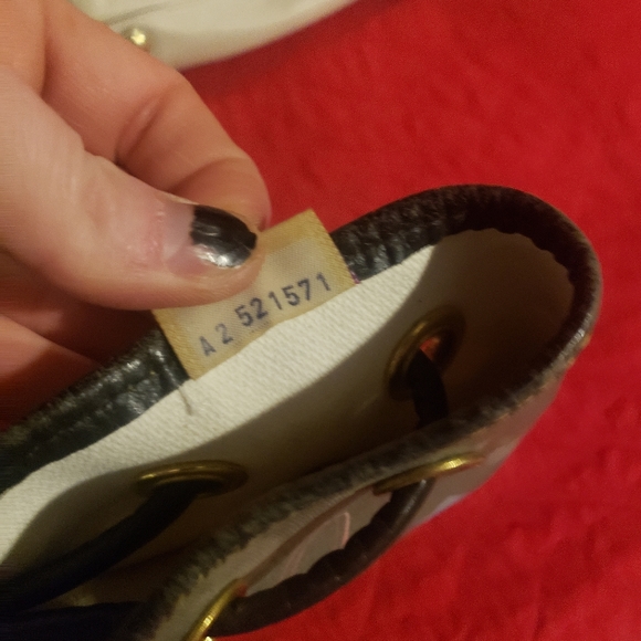 Designer purses - Picture 5 of 9